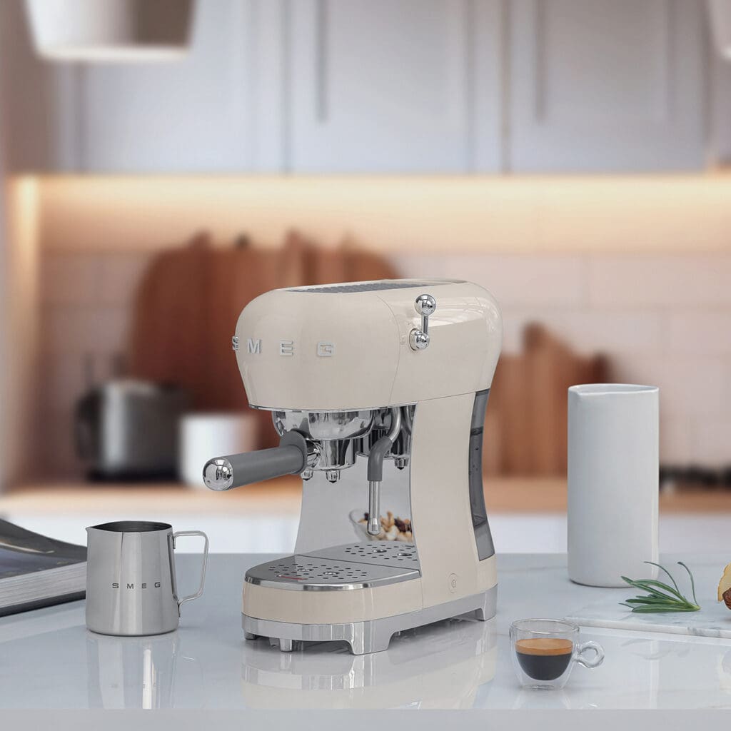 Smeg aparat za kavu ECF02CREU - Slika 3